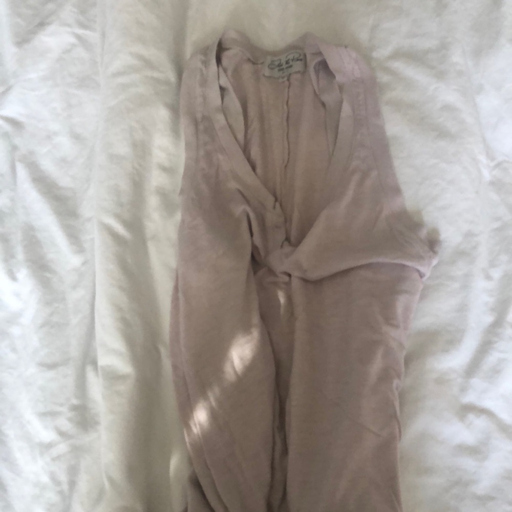 Light Pinkish worn out low front neck